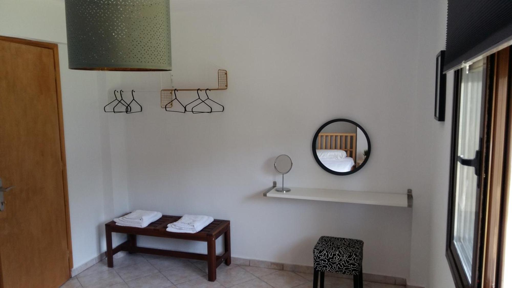 Simplicity At Iris Accommodation Pszakúdia Kültér fotó